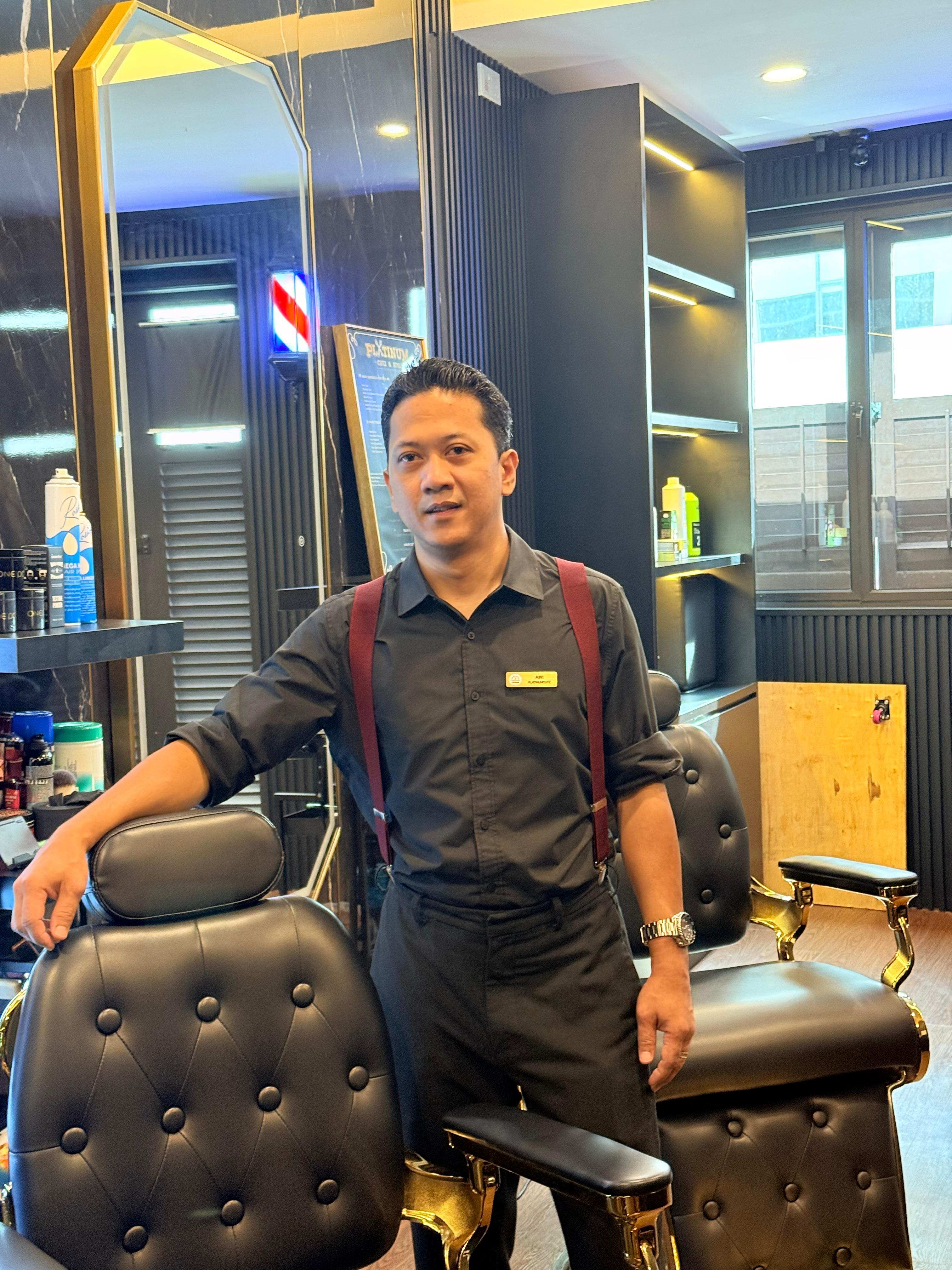Awi — Master Barber at Platinum Cutz Singapore