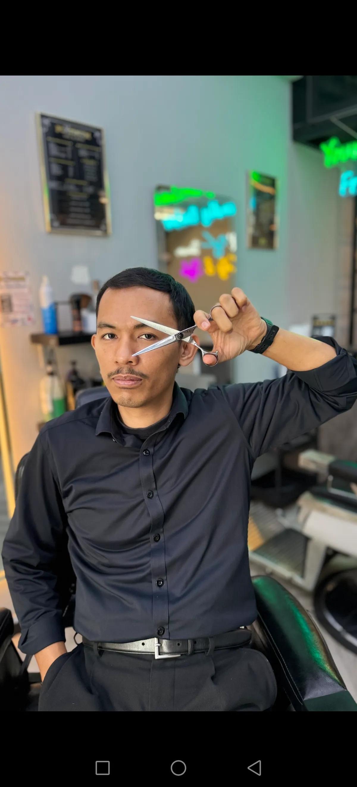 Joey — Senior Stylist at Platinum Cutz Singapore