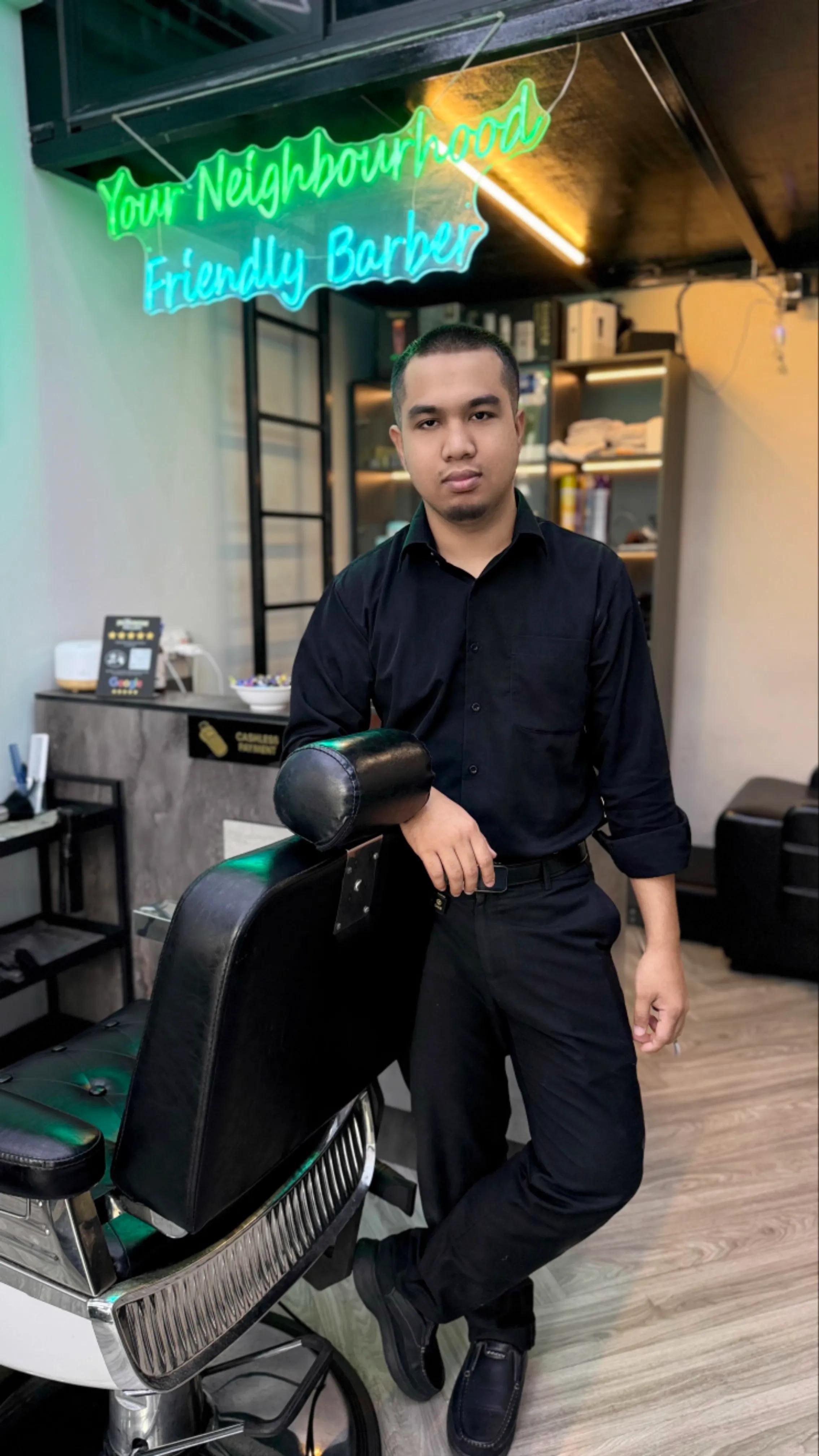 Baem, Senior Stylist at Platinum Cutz Singapore Baem, Senior Stylist at Platinum Cutz Singapore